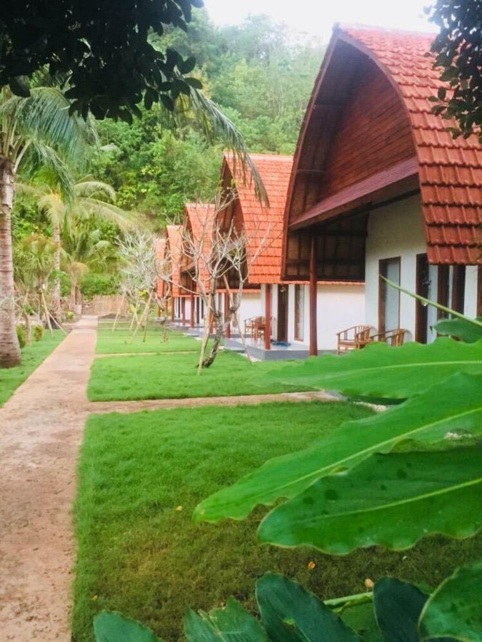 Hotel The Tinsi Toyapakeh Exterior foto